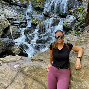 Meet your Posher, Cassandra